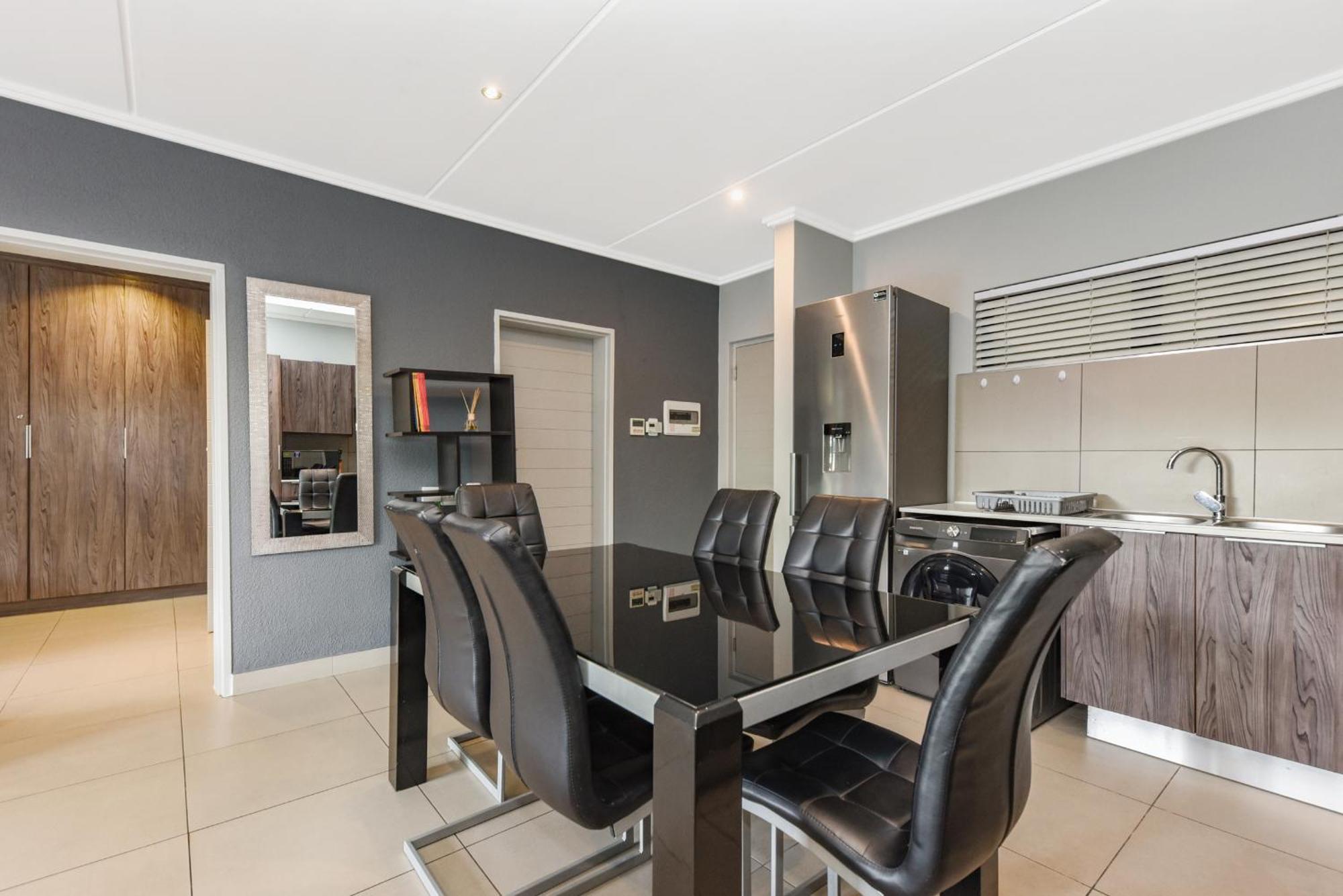 The Odyssey Lifestyle Complex Morningside - 2 Br Appartement Johannesburg